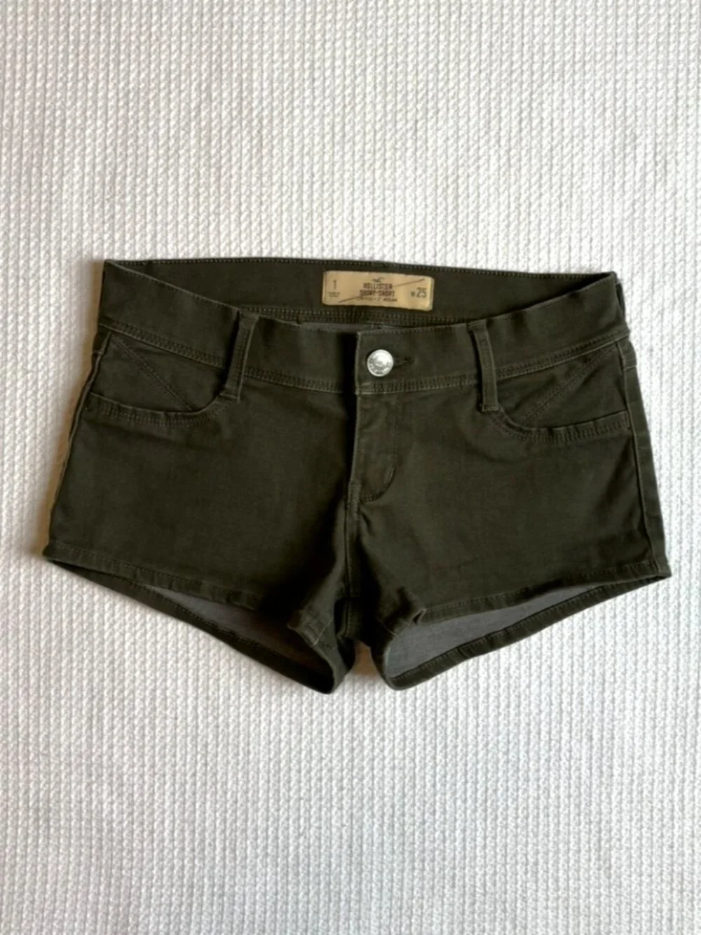 Hollister brand size